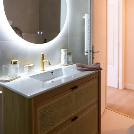 Apartment Escapade Parfaite En Centre-ville - Piscine, Tennis, Parking - A 10 Min De La Croisette !